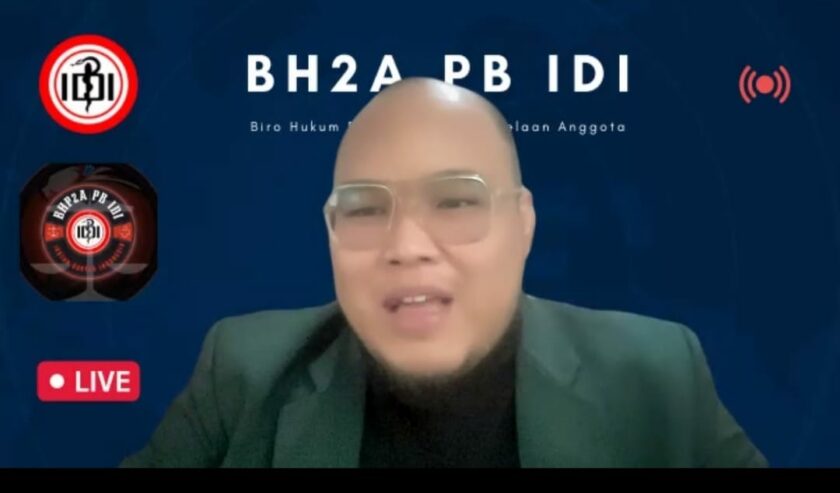 dr. Gregorius Yoga Panji Asmara asesor kompetensi Biro Hukum Pembinaan dan Pembelaan Anggota (BHP2A) Pengurus Besar Ikatan Dokter Indonesia (PB IDI) saat menyampaikan materi dalam zoom meeting, Selasa (6/2/2024). Foto: tangkapan layar