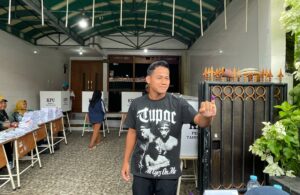 Toni Firmansyah Pemain Persebaya Gunakan Hak Suara di Benowo