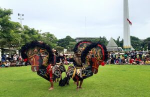 Jaranan di Tugu Pahlawan Surabaya