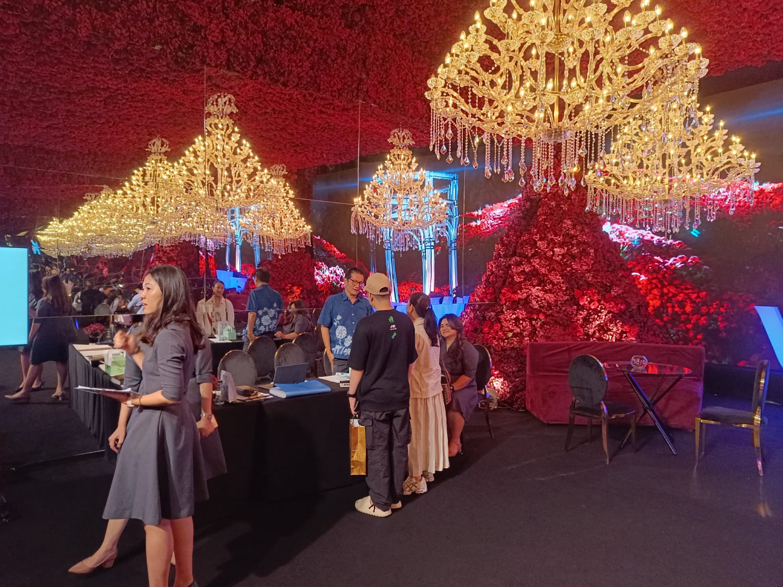 Suasana Wedding Fair 2024 bertajuk "Journey of Love" di The Westin Grand Ballroom Hotel The Westin Surabaya, Sabtu (23/3/2024). Foto: Risky suarasurabaya.net