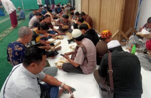 Buka Puasa Bersama di Masjid Al Falah Surabaya