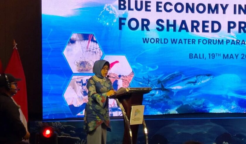 Amalia Adininggar Widyasanti Deputi Bidang Ekonomi, Kementerian PPN/Bappenas saat menyampaikan paparan dalam acara Paralel Event World Water Forum 2024 di Tanjung Benoa Nusa Dua, Bali, Minggu (19/5/2024). Foto: Antara