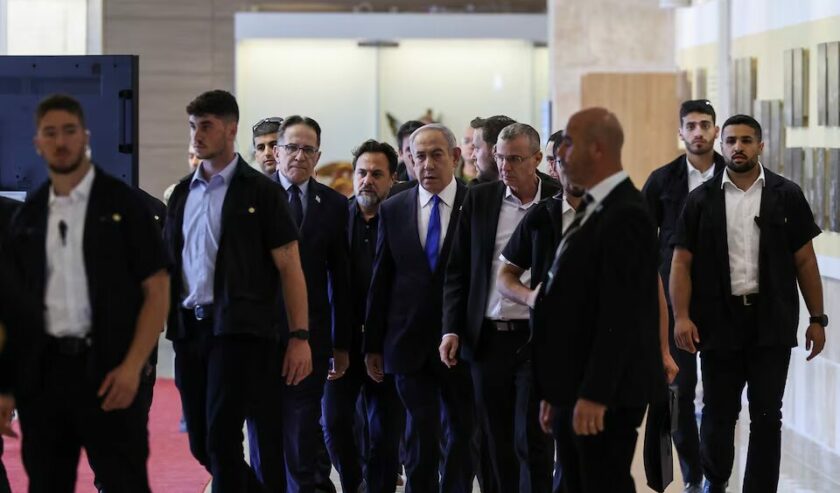 Benjamin Netanyahu Perdana Menteri Israel tiba untuk menghadiri pertemuan fraksi partai Likud di Knesset, parlemen Israel, di Yerusalem, Israel, Senin (20/5/2024). Foto: Reuters