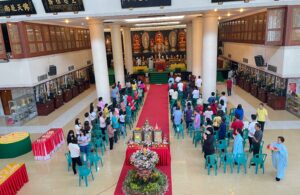 Perayaan Hari Raya Waisak di Vihara Mahavira Graha