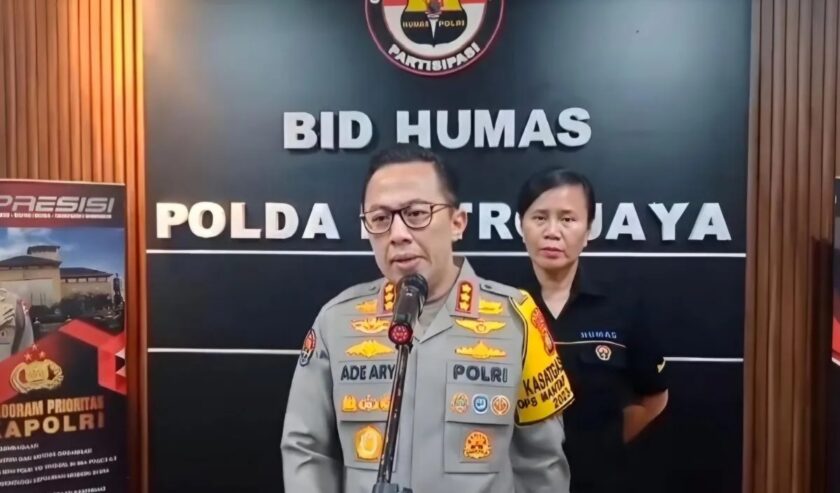 Kombes Pol Ade Ary Syam Indradi Kabid Humas Polda Metro Jaya dalam konferensi pers di Mapolda Metro Jaya, Jumat (17/5/2024). Foto: Antara