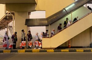 Kloter Pertama Jemaah Haji Embarkasi Surabaya Berangkat ke Tanah Suci