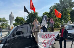 Aksi Damai Bela Palestina di Taman Apsari Surabaya