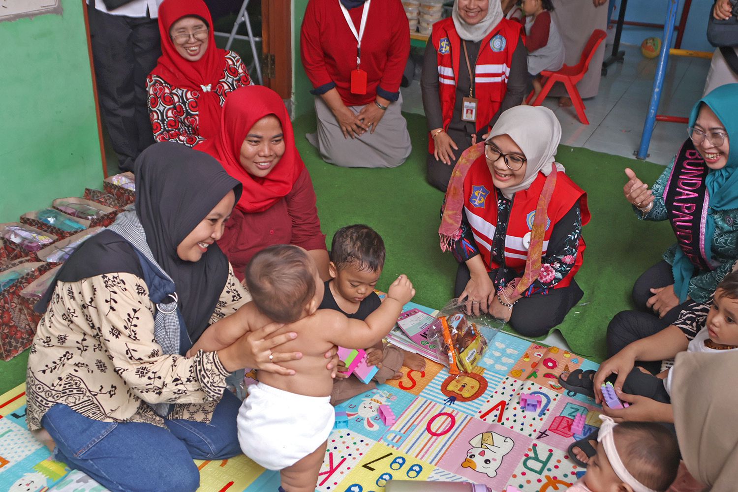 Rini Indriyani Ketua TP PKK Surabaya saat meninjau pelaksanaan SOTH hari ini, Selasa (14/5/2024). Foto: Diskominfo Kota Surabaya