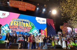 Band Sekolah Unjuk Gigi di Festival Musik Surabaya Hebat 2024