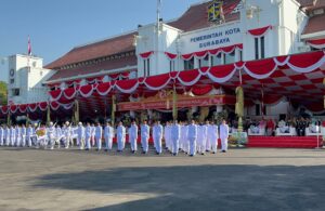 Upacara HUT ke-79 Kemerdekaan RI di Balai Kota Surabaya