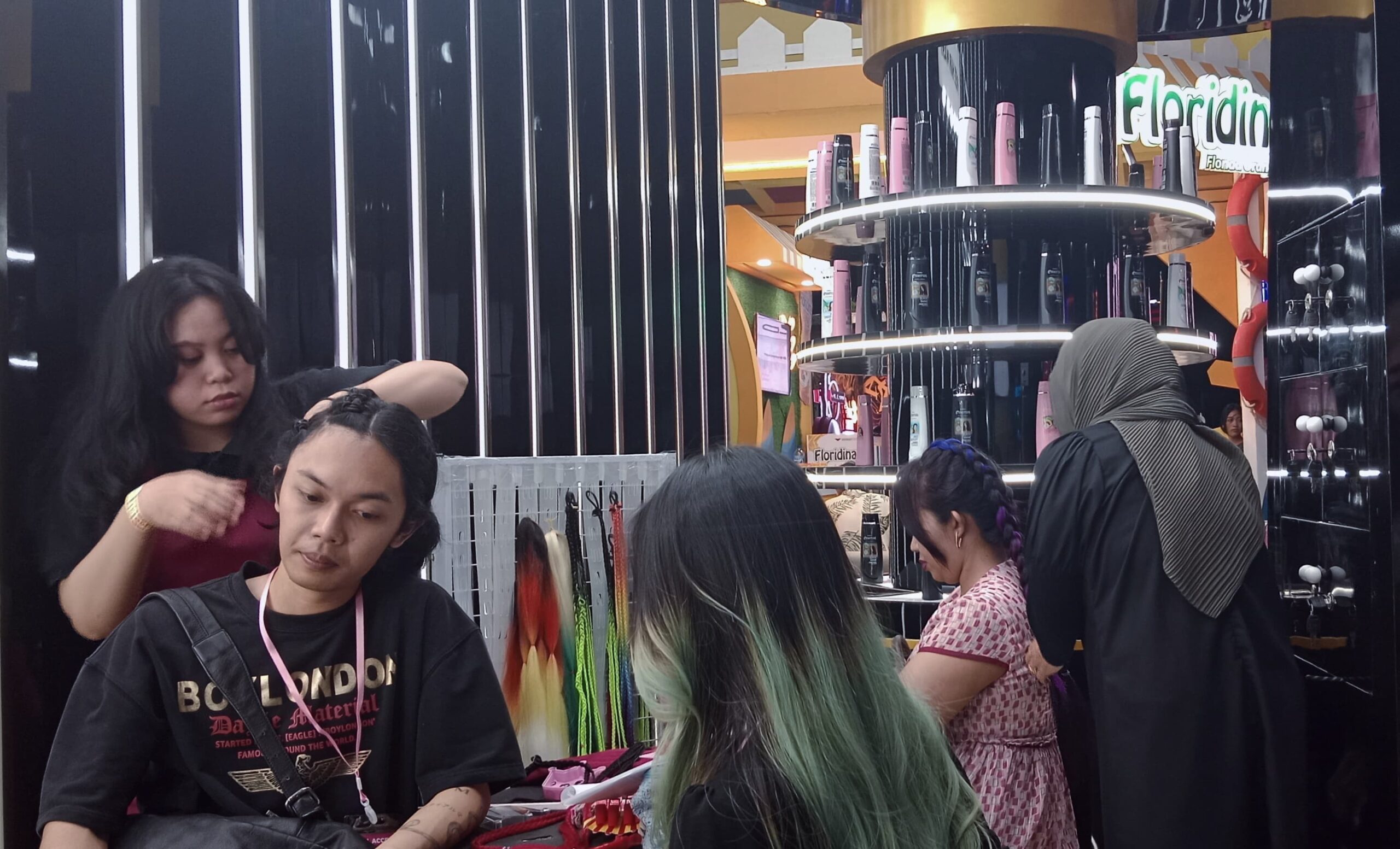 Penonton Jazz Traffic Festival 2024 Dapat Perawatan Rambut Gratis dan Hadiah Menarik