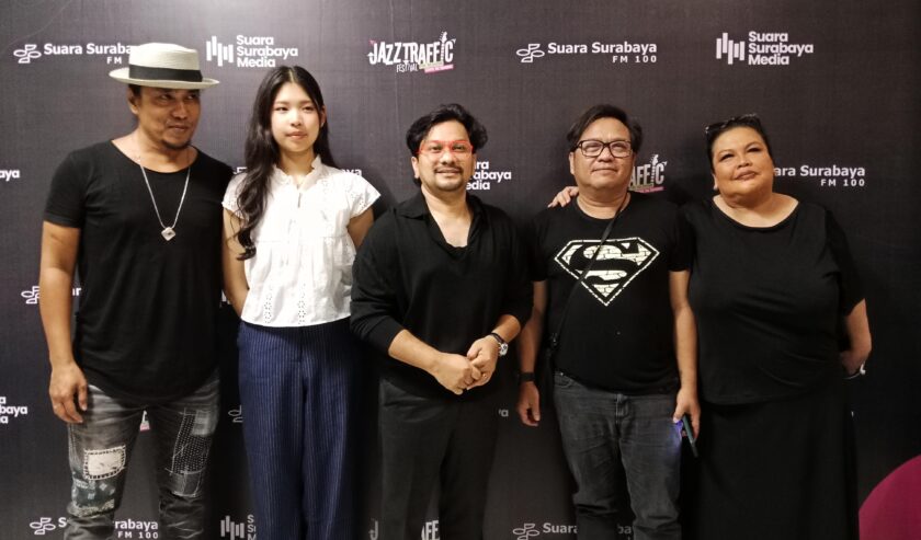 Tompi saat konferensi pers bersama media tepat sebelum tampil di panggung Jazz Traffic Festival 2024, Grand City Mall, Surabaya, Sabtu (14/9/2024). Foto: Jazz Traffic Festival 2024