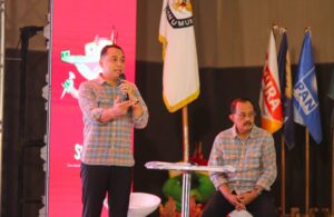 Debat Perdana Paslon Tunggal Pilwali Surabaya