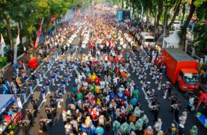 Jalan Sehat Memperingati Hari Santri di Grahadi