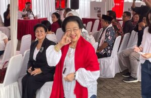 Diiringi Tarian Nusantara, Megawati Nyoblos di TPS 024 Kebagusan