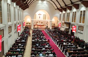 Misa Malam Natal di Gereja HKY Katedral Surabaya