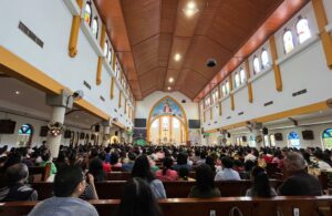 Misa Natal di Gereja Katolik Kristus Raja Surabaya