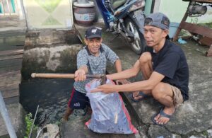 Warga RT 3 Banyu Urip Kerja Bakti Surabaya Bergerak Bersihkan Selokan