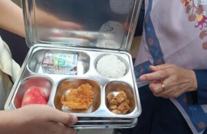 Hari Pertama Makan Siang Bergizi Gratis di Sidoarjo