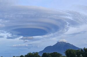 Awan Lentikulari di Penanggungan Mojokerto